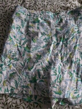 Ellen Tracy White Skort with Green and Blue Leaf Print